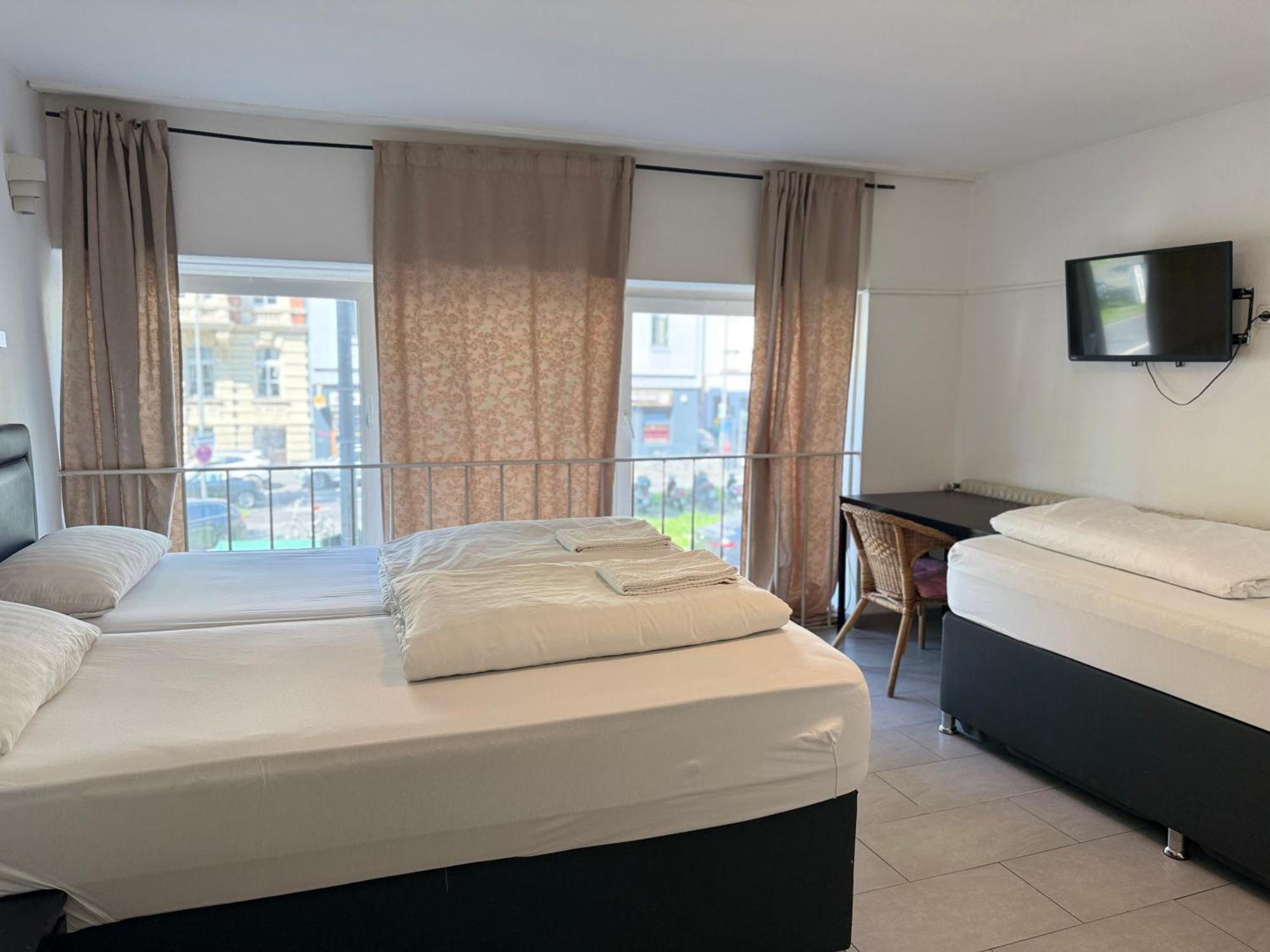 Garni Emir 3* Köln